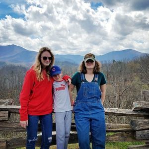 Meet your Posher, Joni